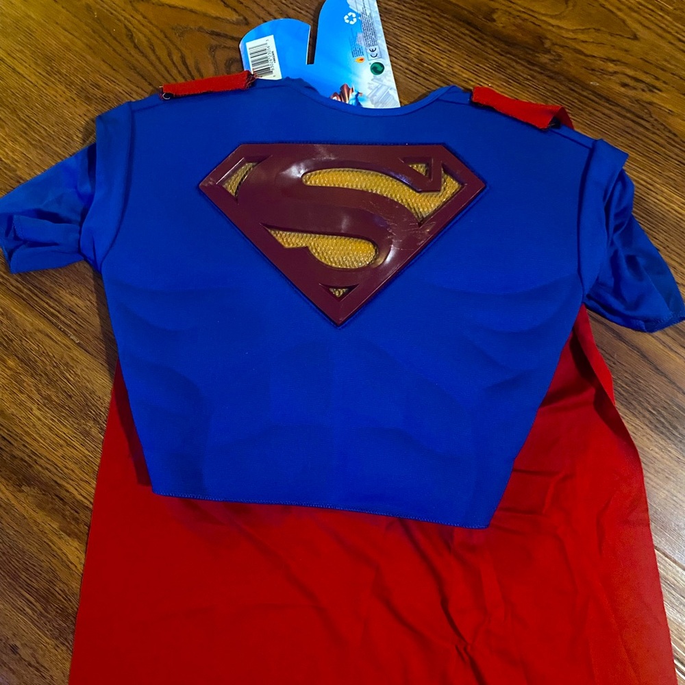 Boys Superman Muscle Chest Shirt And Cape Halloween Costume Size M (8/10) - NWT